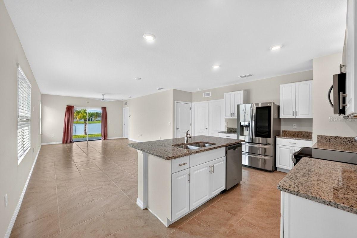 3118 BORASSUS DR — photo 4