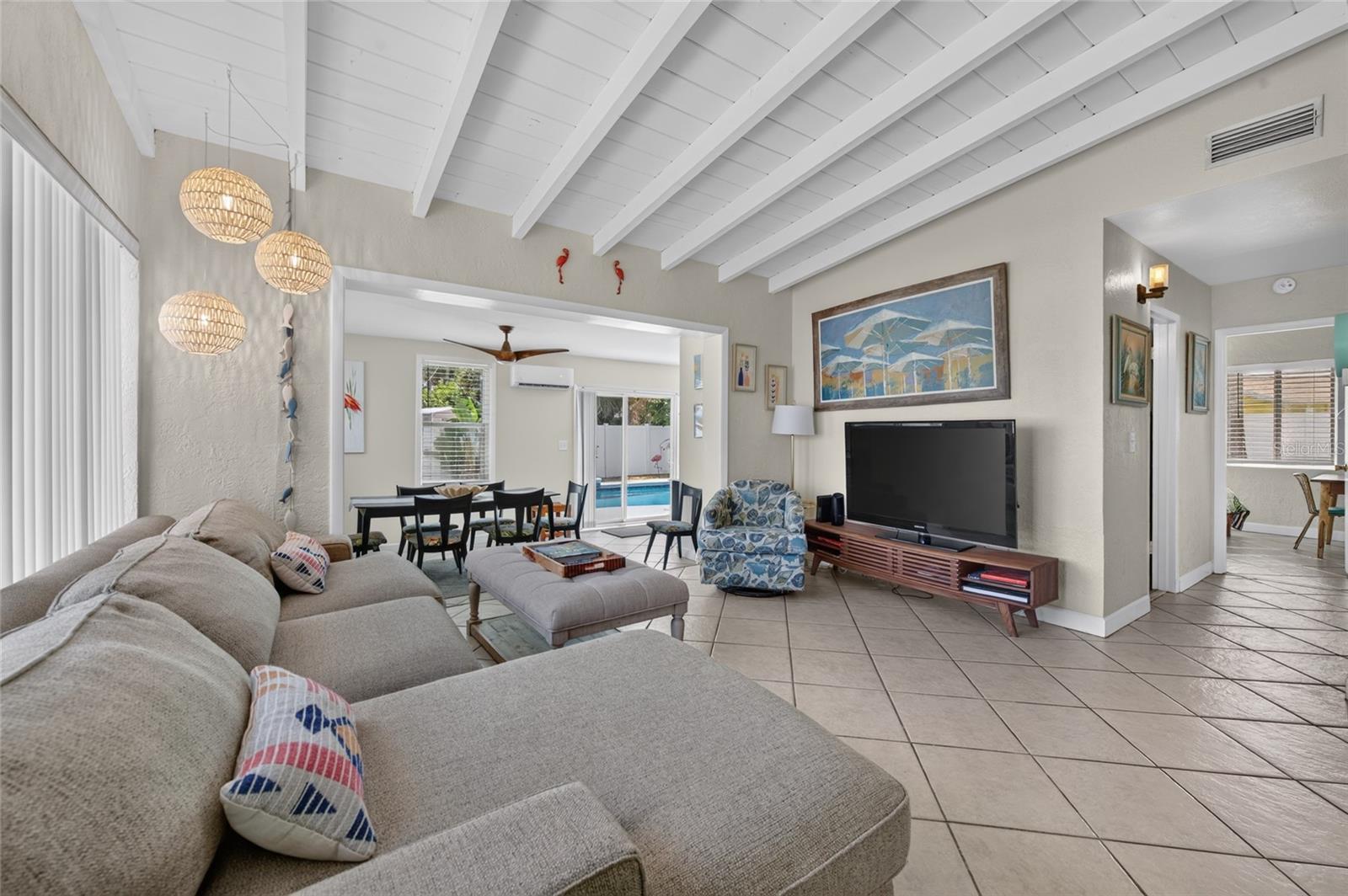 102 ESSEX DR — photo 3
