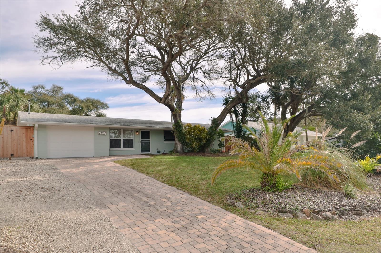 2307 SAXON DR — photo 2
