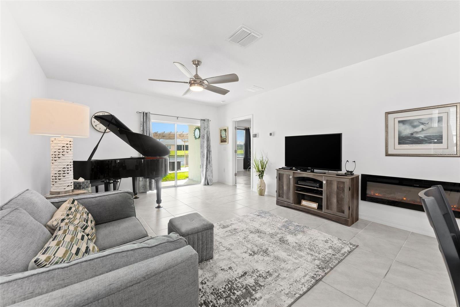 279 CARYOTA CT — photo 12