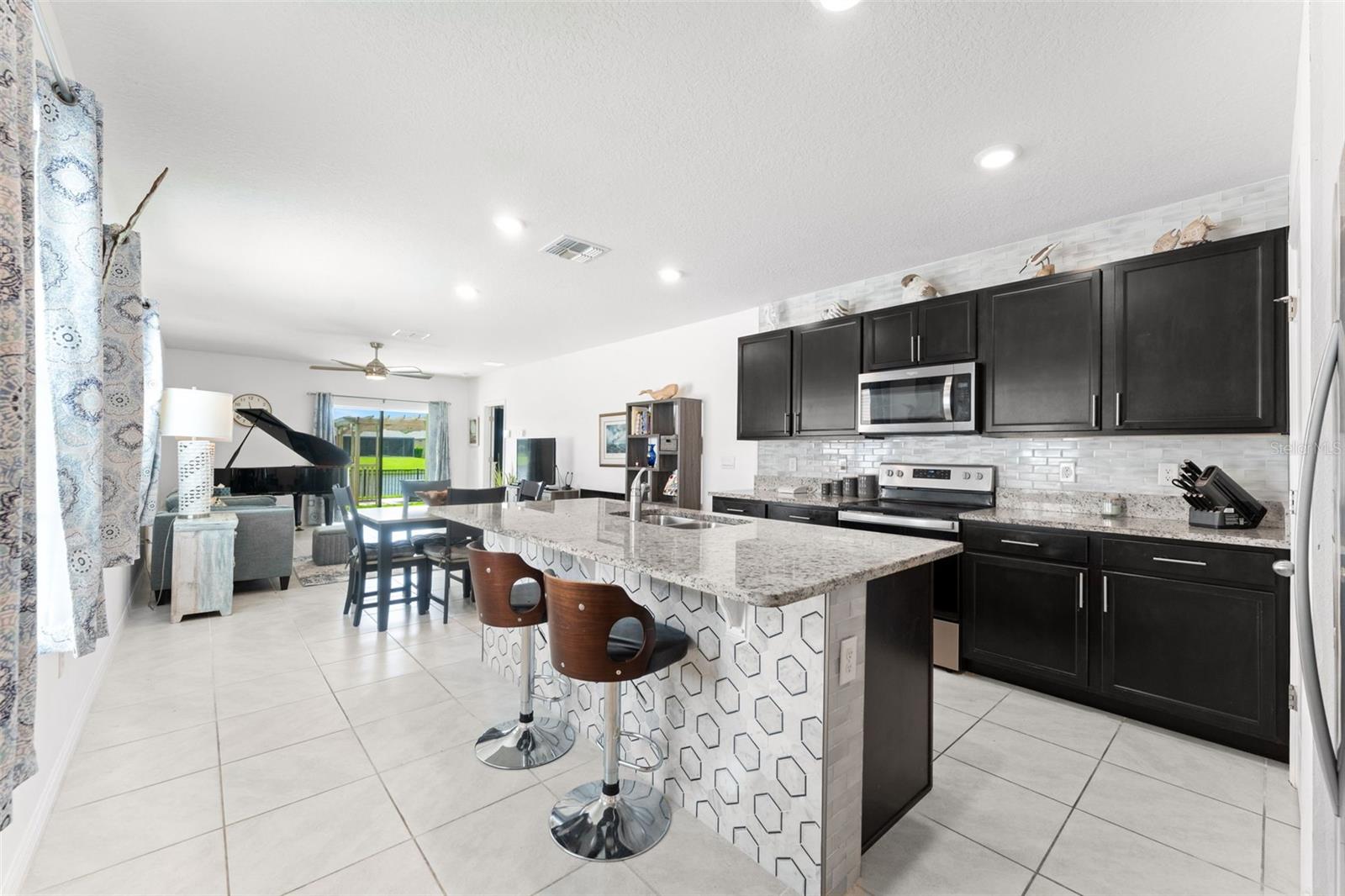 279 CARYOTA CT — photo 6