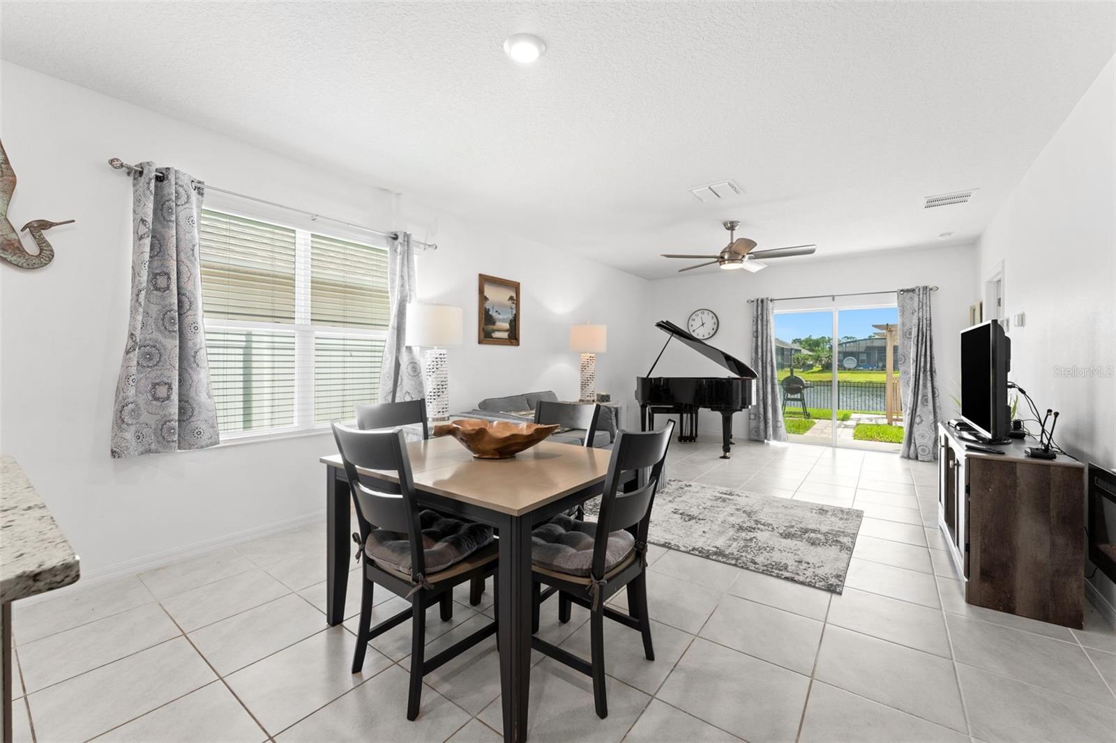 279 CARYOTA CT — photo 10