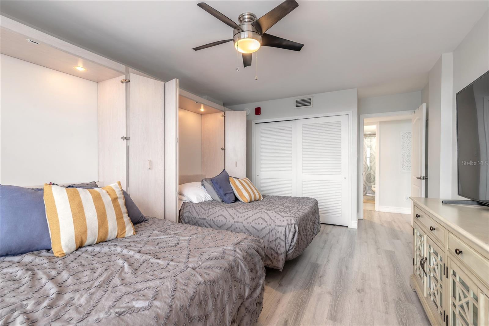 1575 OCEAN SHORE BLVD #J070 — photo 8