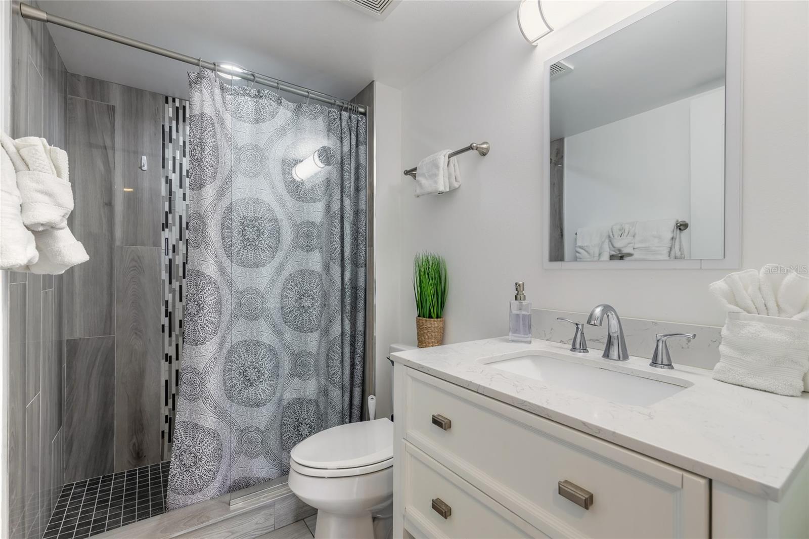 1575 OCEAN SHORE BLVD #J070 — photo 9