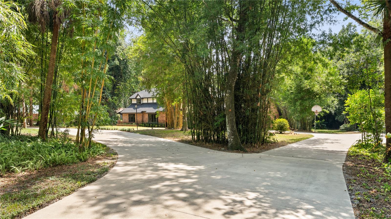 706 S TIMBERLANE DR — photo 2
