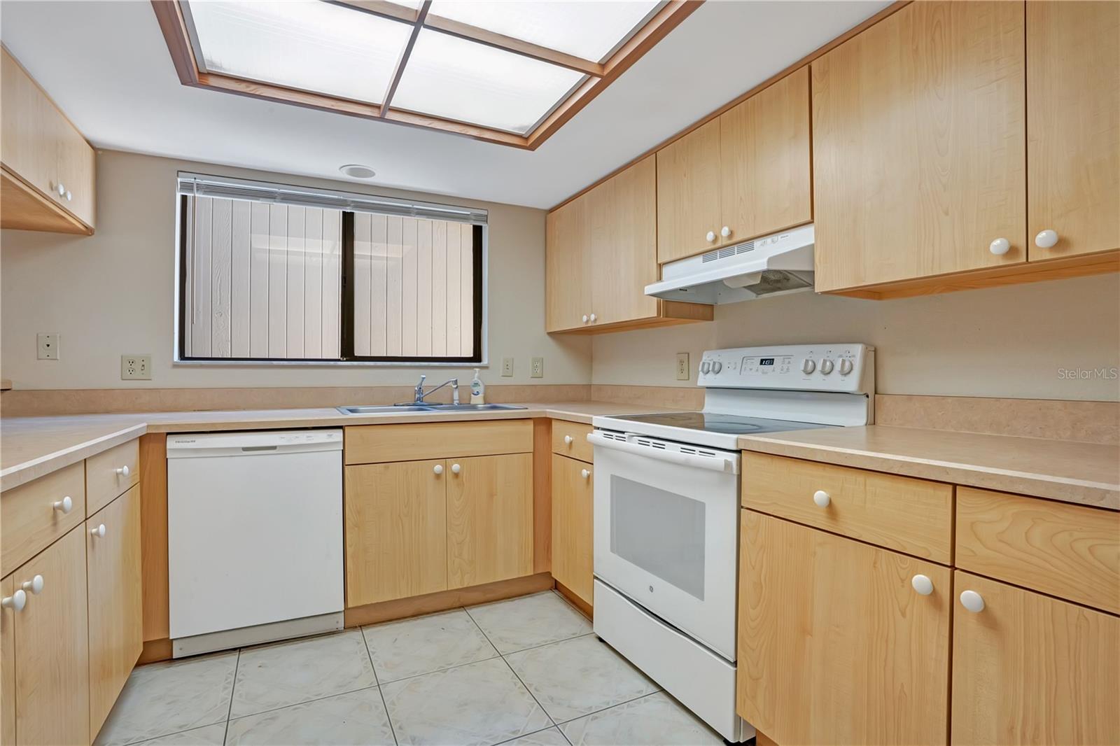 4340 SEA MIST DR — photo 11