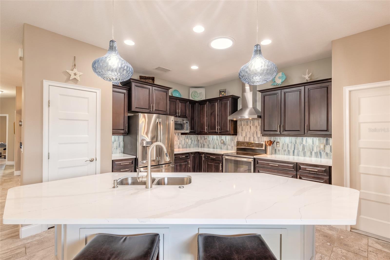 3659 CESI AVE — photo 4