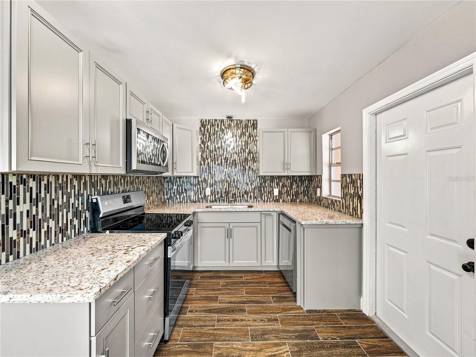 629 CEDAR PARK DR — photo 11