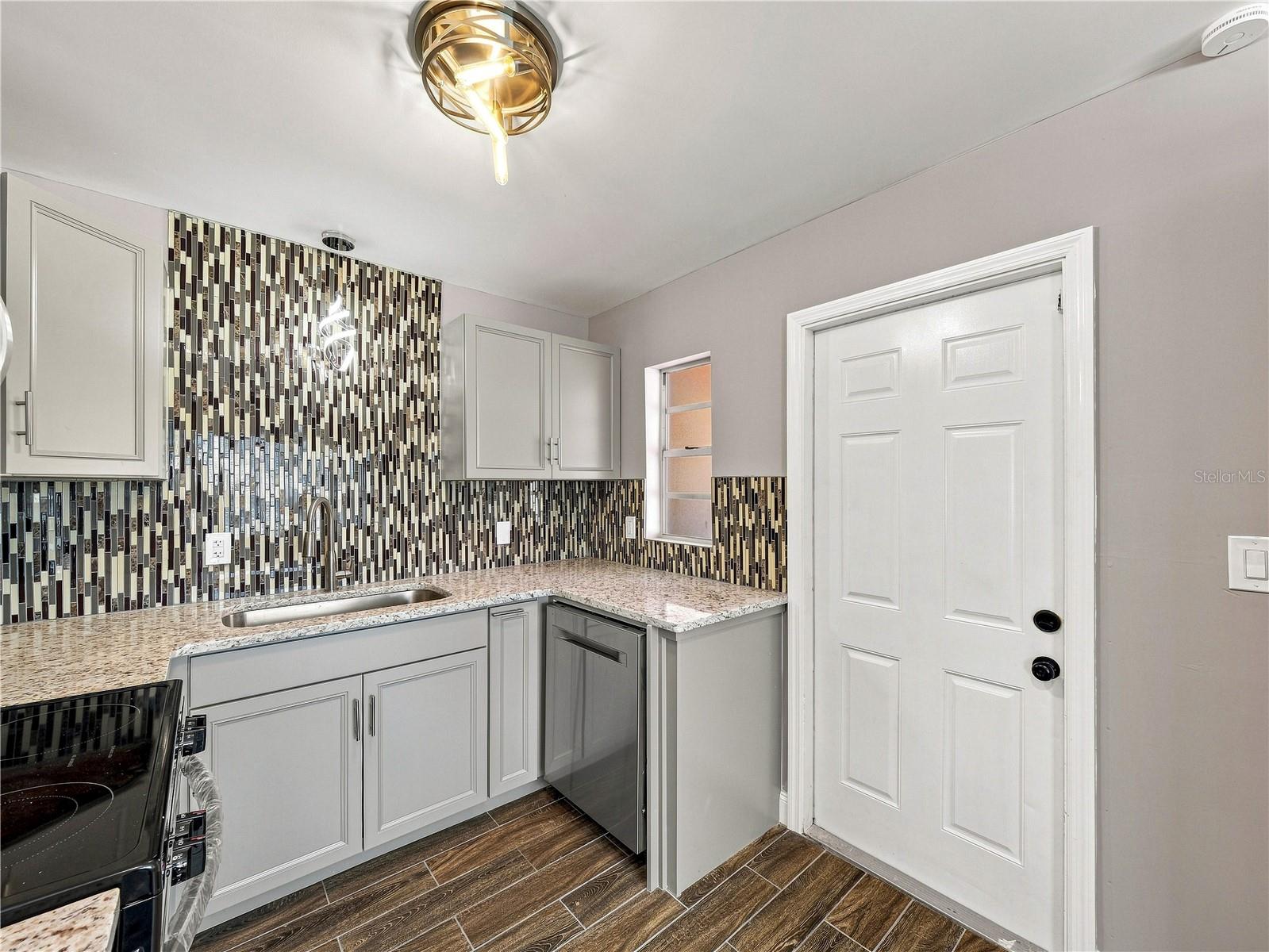 629 CEDAR PARK DR — photo 12