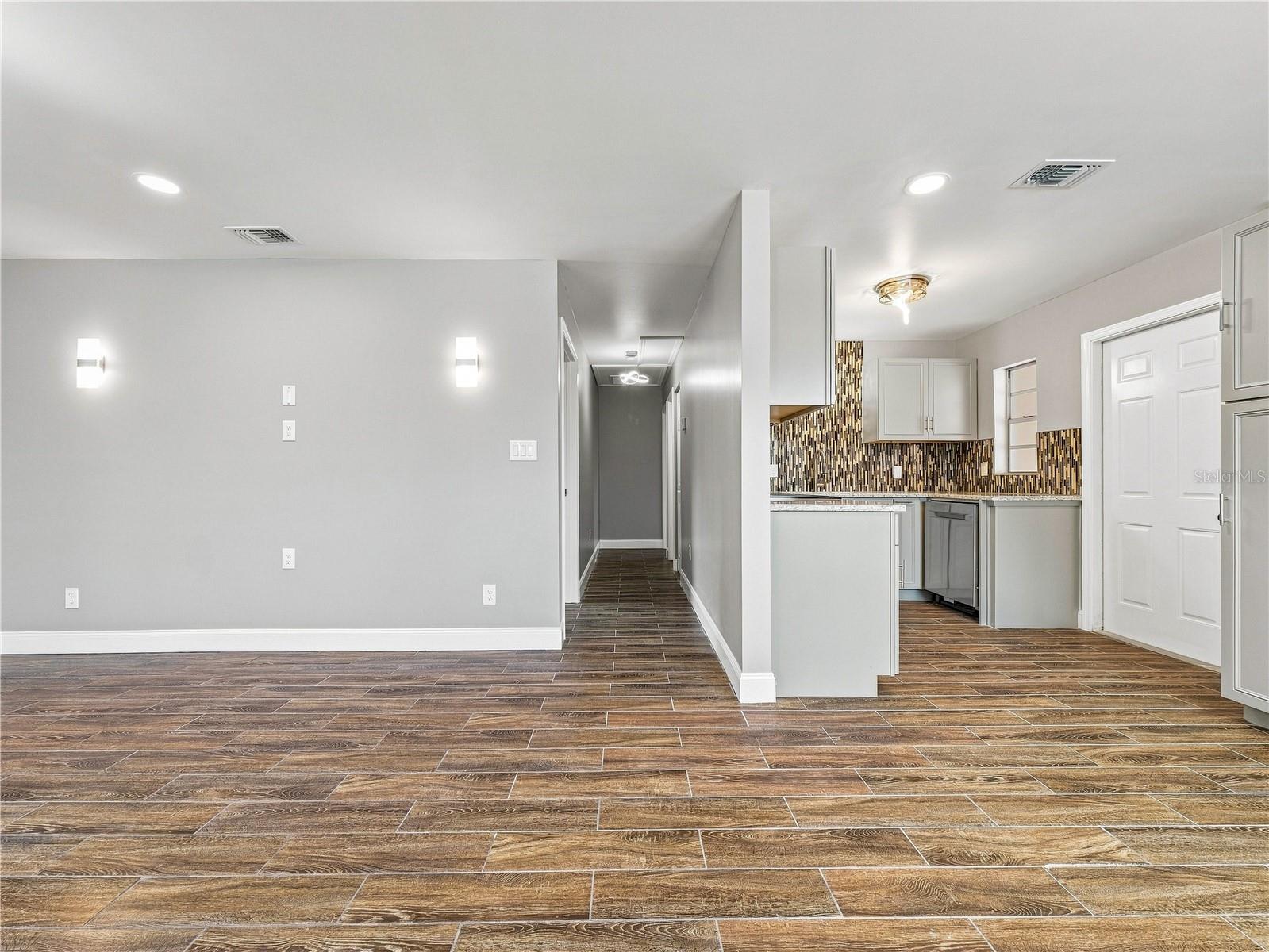 629 CEDAR PARK DR — photo 4