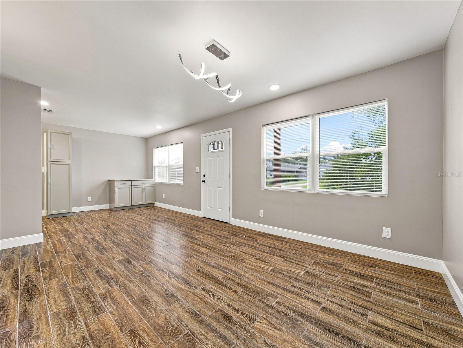629 CEDAR PARK DR — photo 8