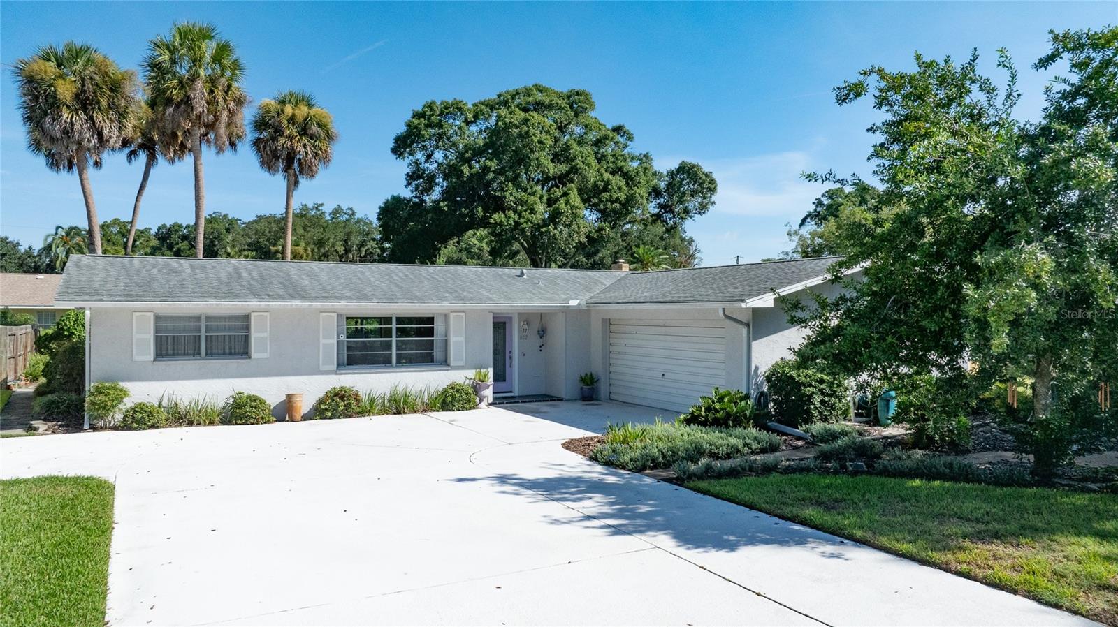 802 SANDWEDGE DR