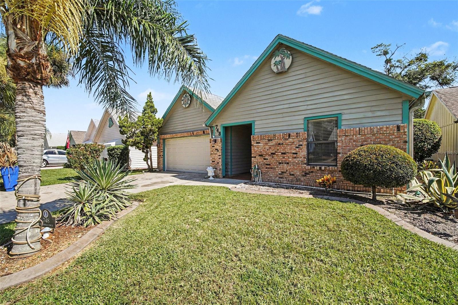 748 PINE SHORES CIR — photo 2