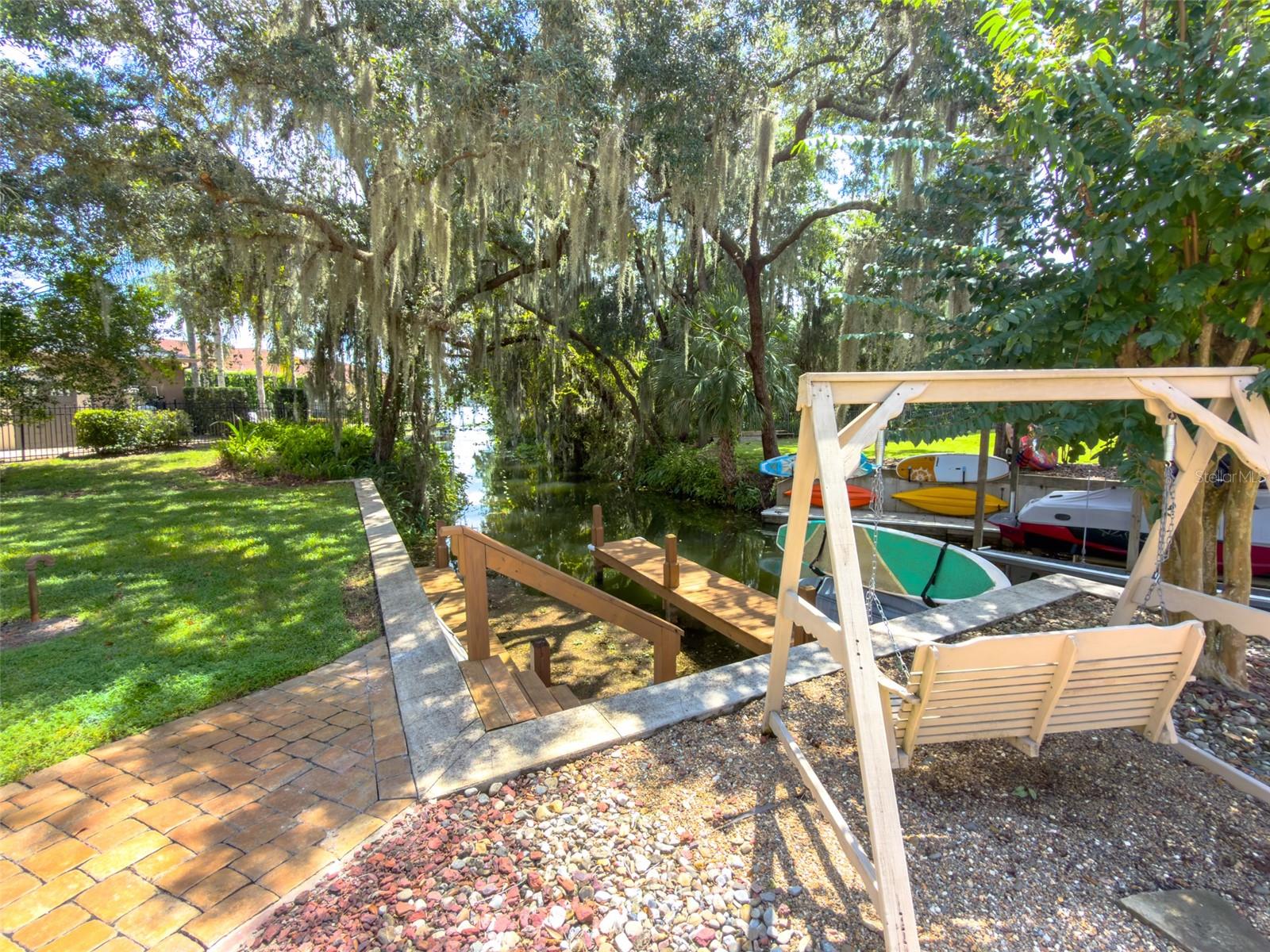 2261 POINSETTIA DR — photo 9