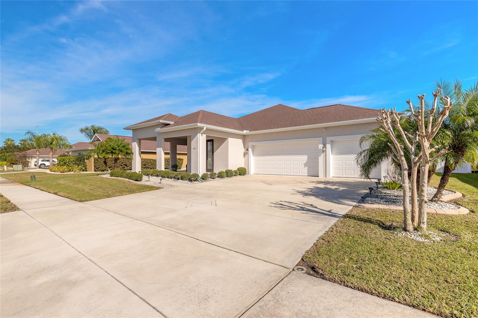527 LUNA BELLA LN — photo 2