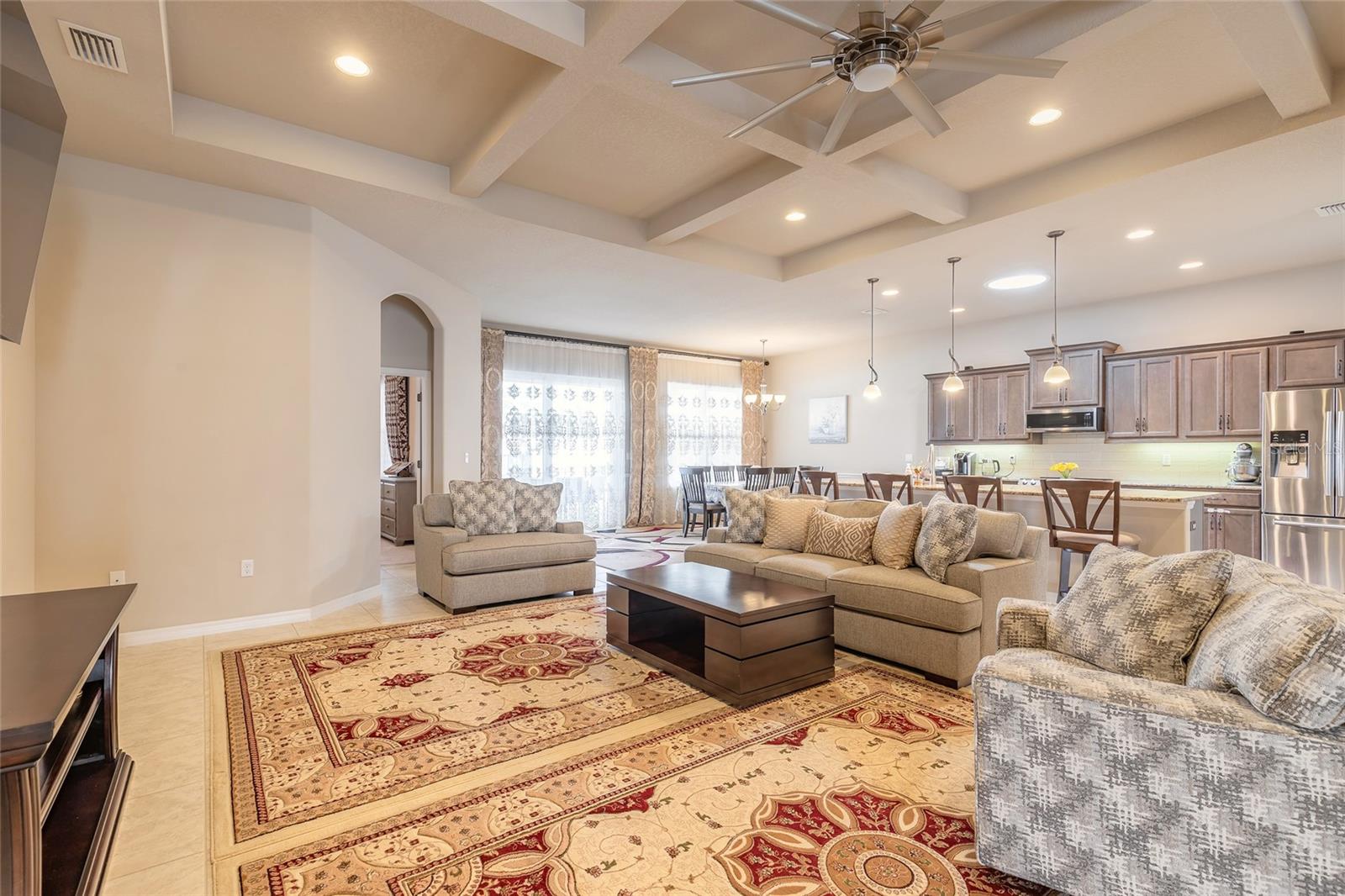 527 LUNA BELLA LN — photo 10