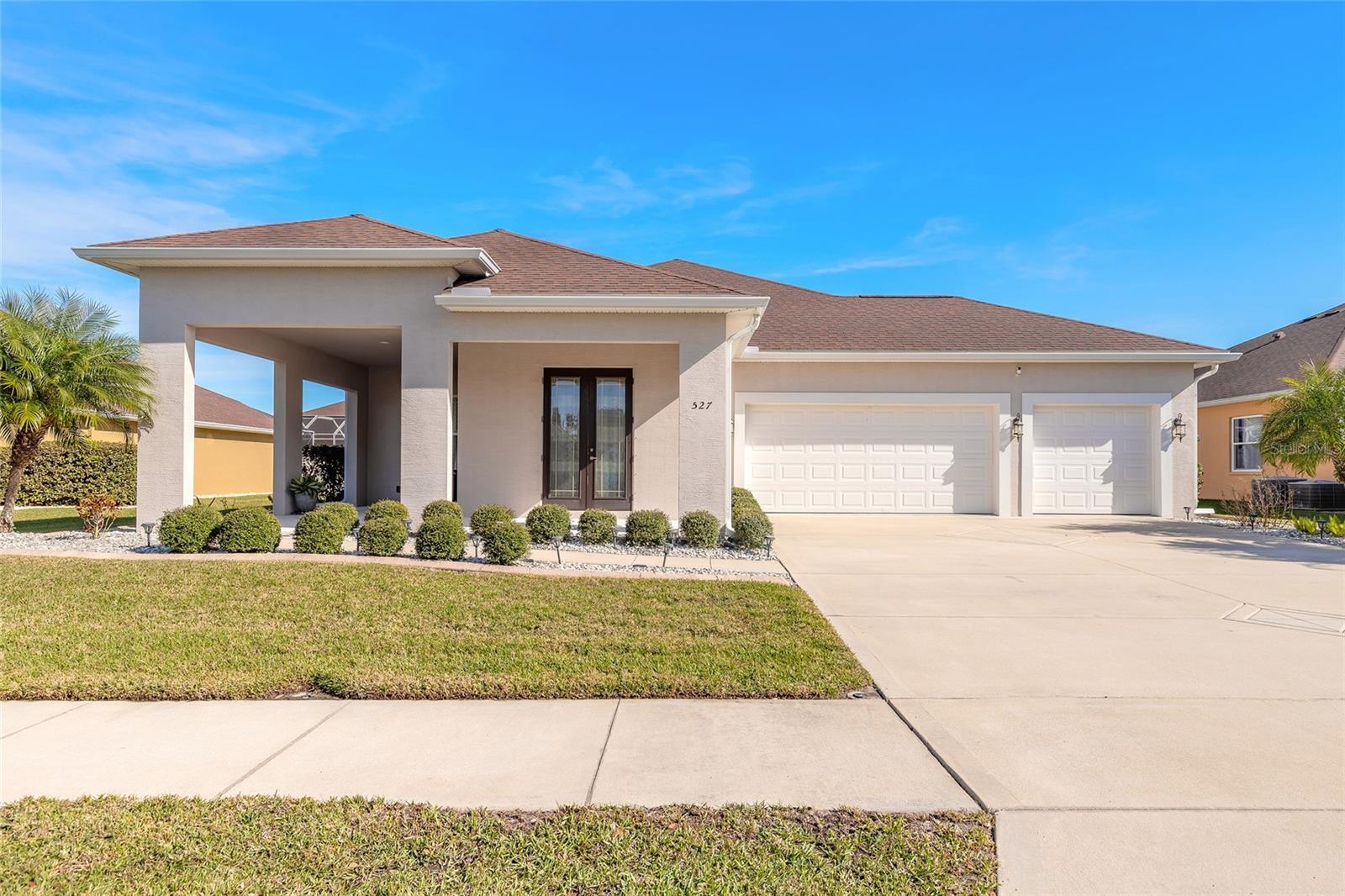 527 LUNA BELLA LN