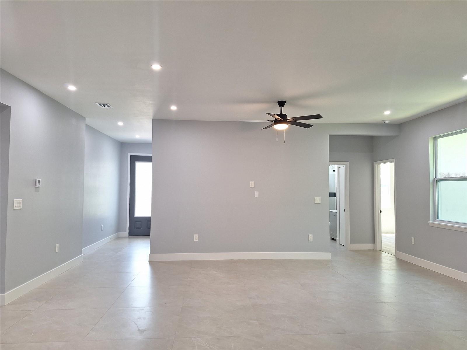 1400 CONRAD DR — photo 4
