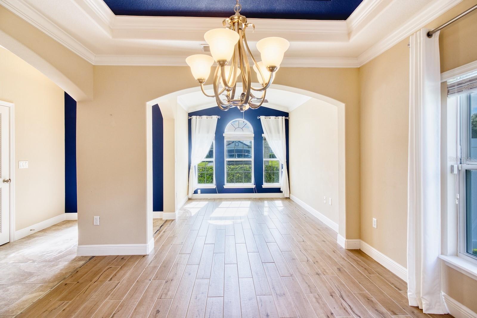 806 SNAPDRAGON DR — photo 2