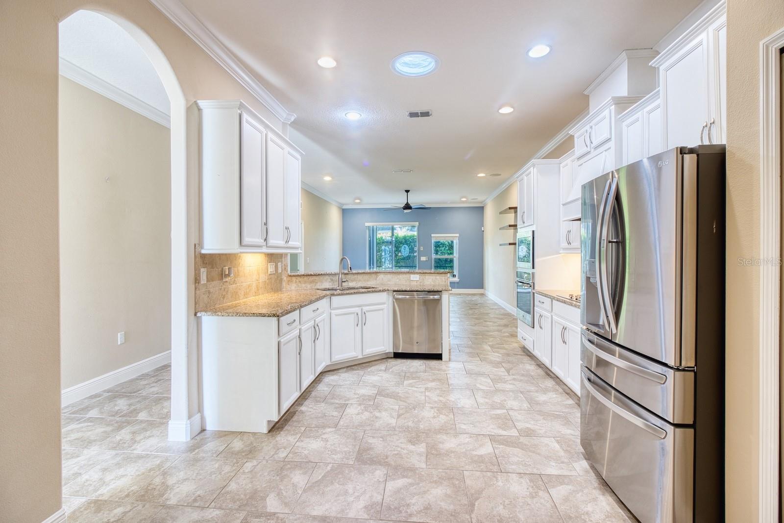 806 SNAPDRAGON DR — photo 5