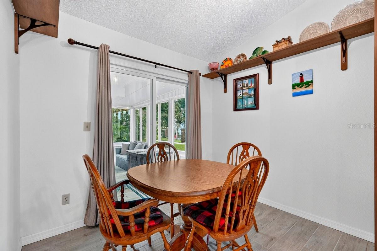 786 PINE SHORES CIR — photo 8