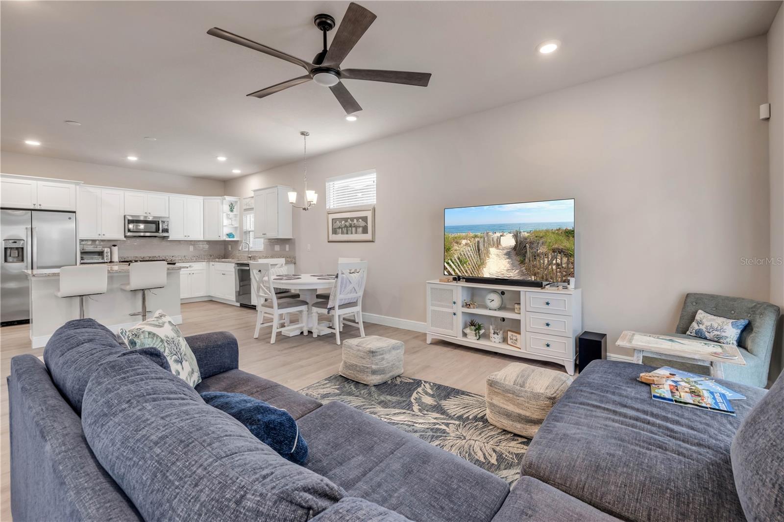549 VENETIAN PALMS BLVD — photo 12