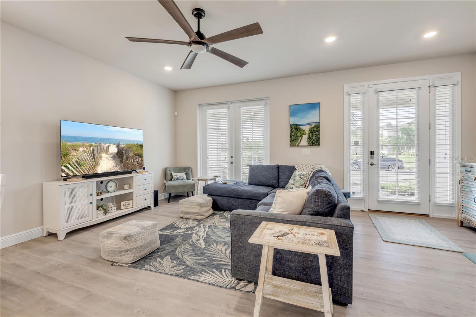 549 VENETIAN PALMS BLVD — photo 10