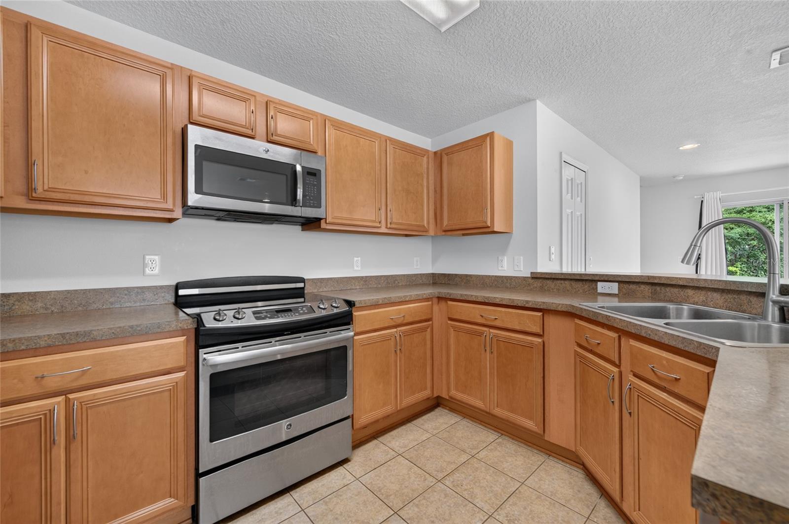 521 MOUNT OLYMPUS BLVD — photo 9