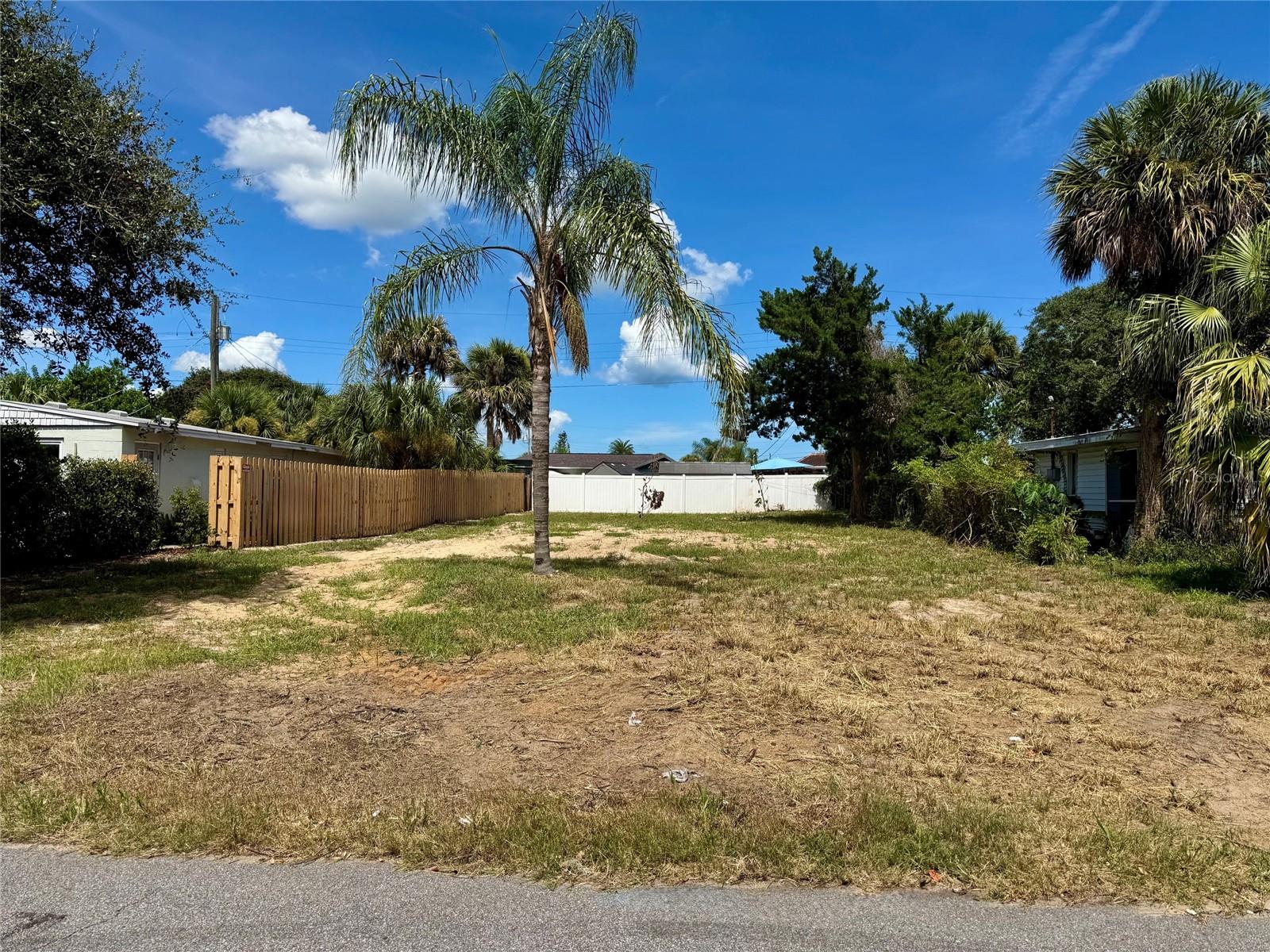 142 HOLLAND RD