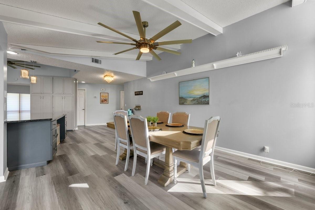 7 FOLCROFT LN — photo 10
