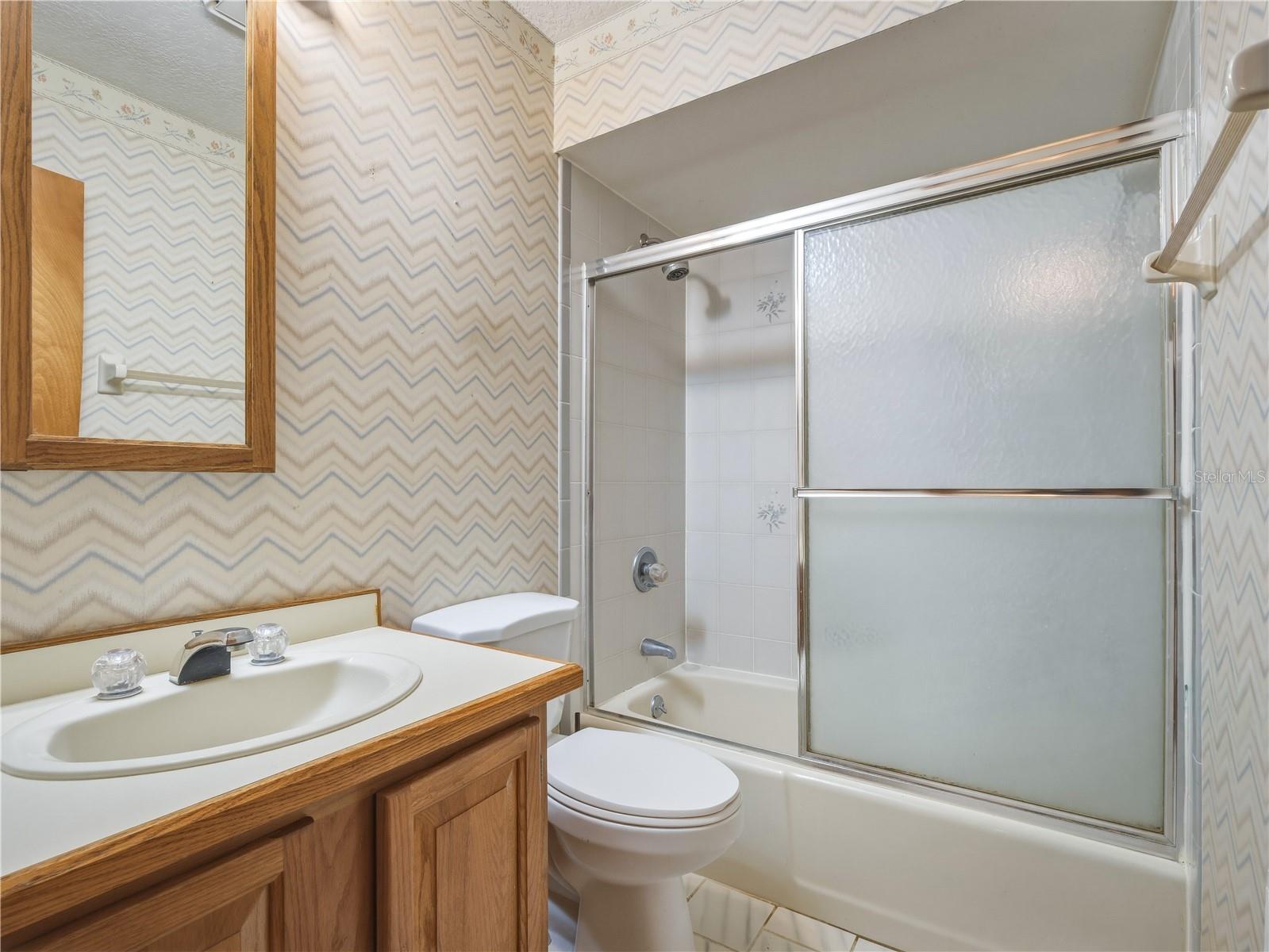 351 CASTLEWOOD LN — photo 9
