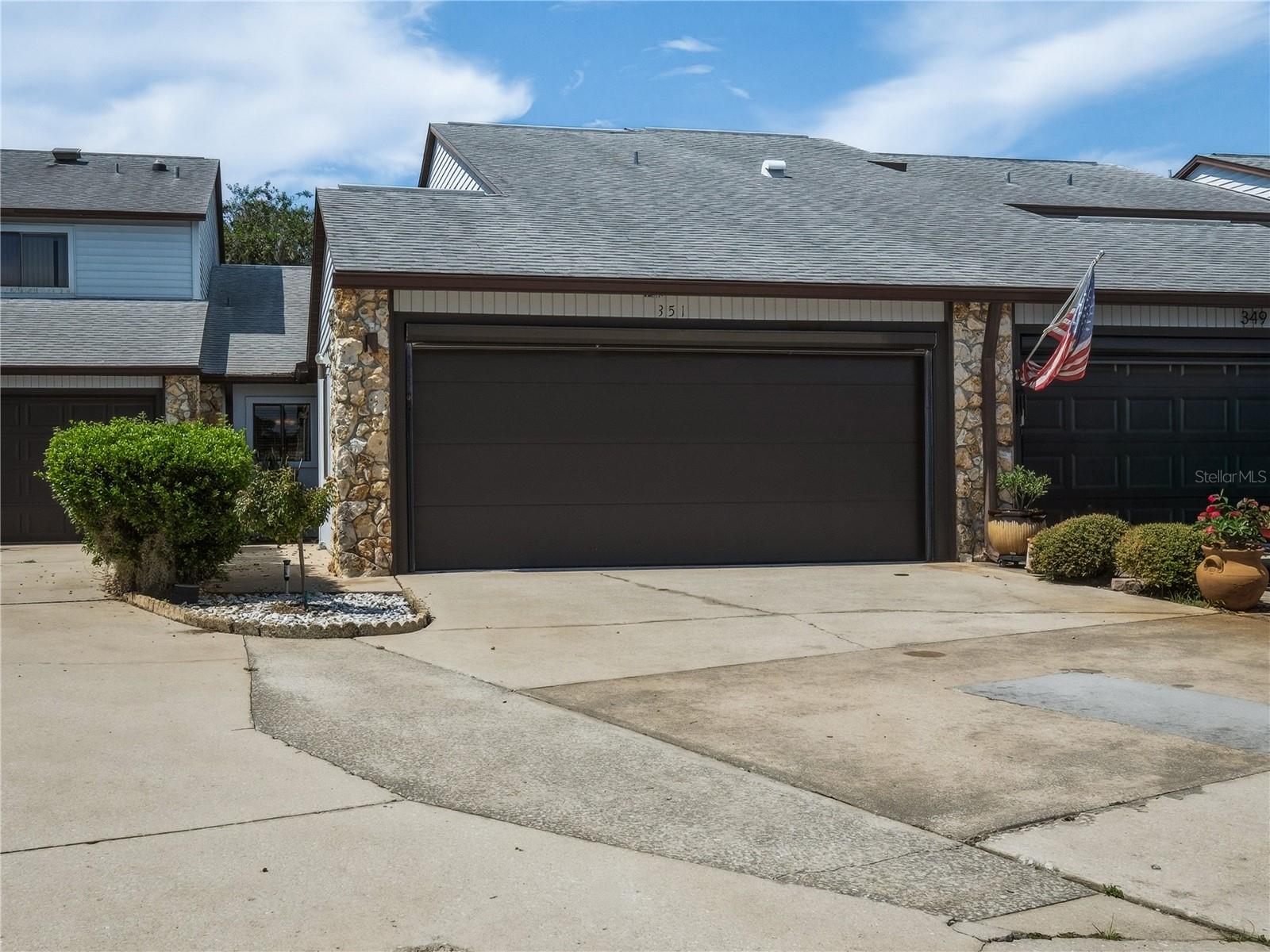 351 CASTLEWOOD LN