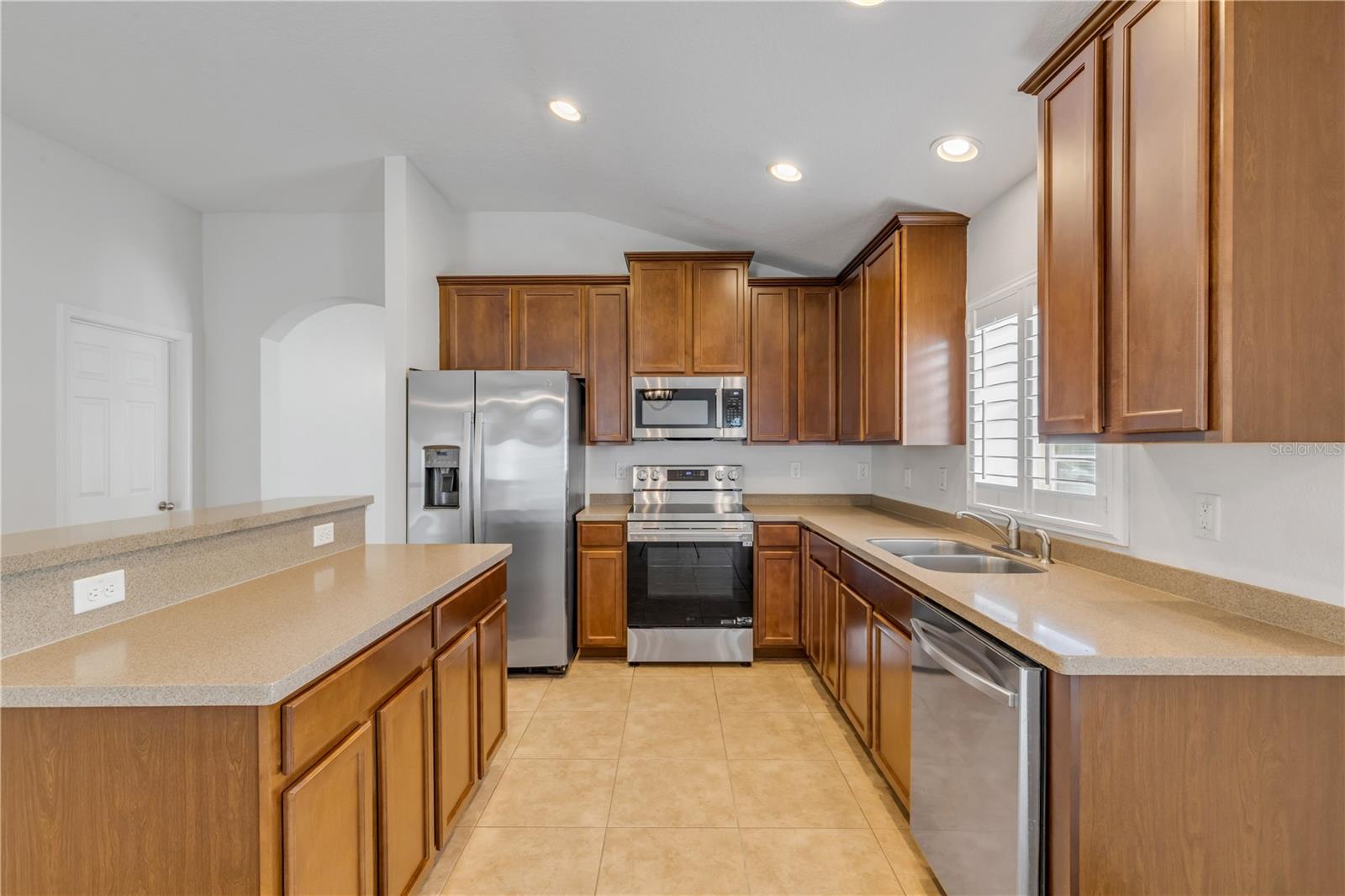 3450 VELONA AVE — photo 4