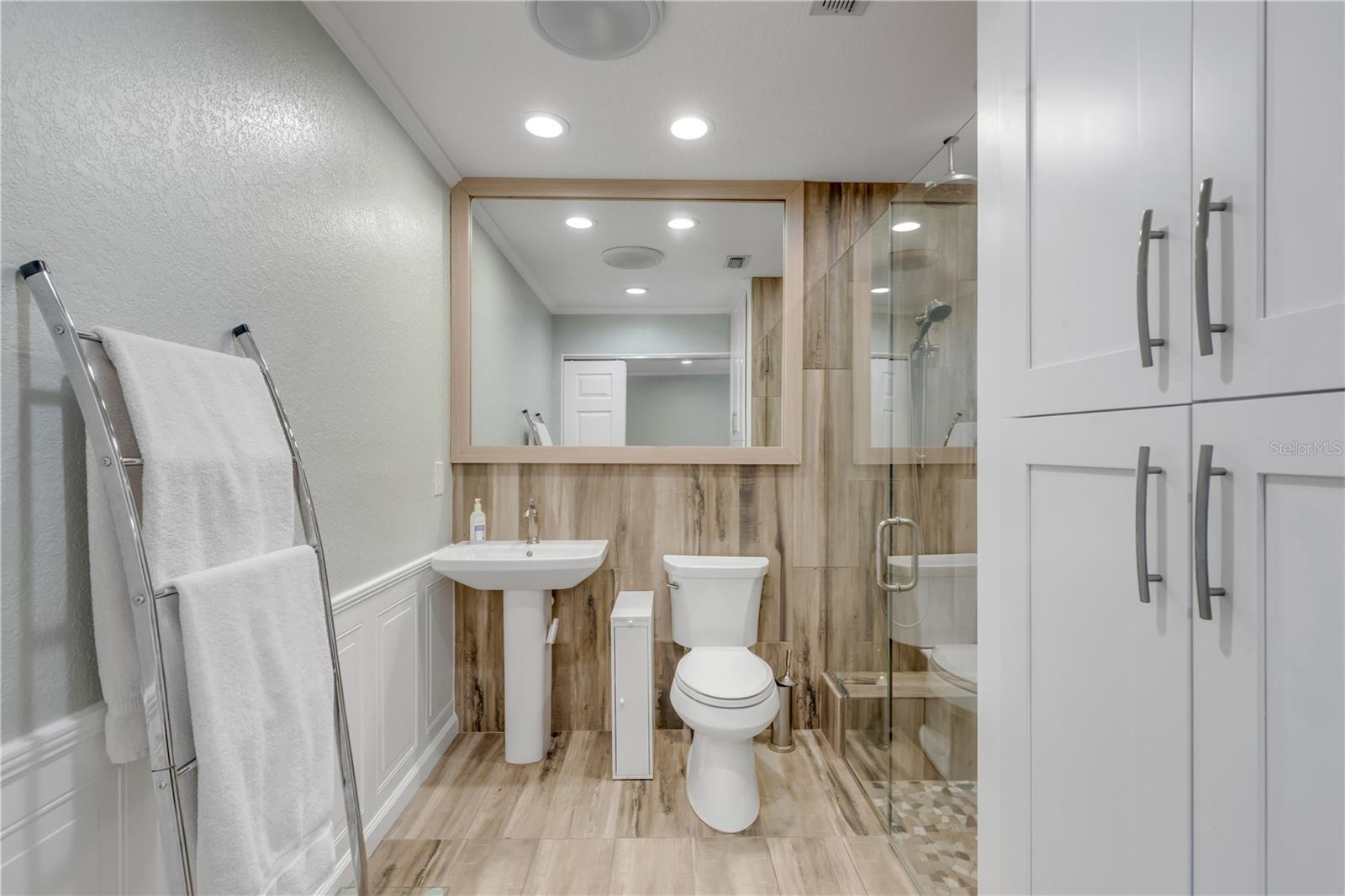 205 INKWOOD CT — photo 12