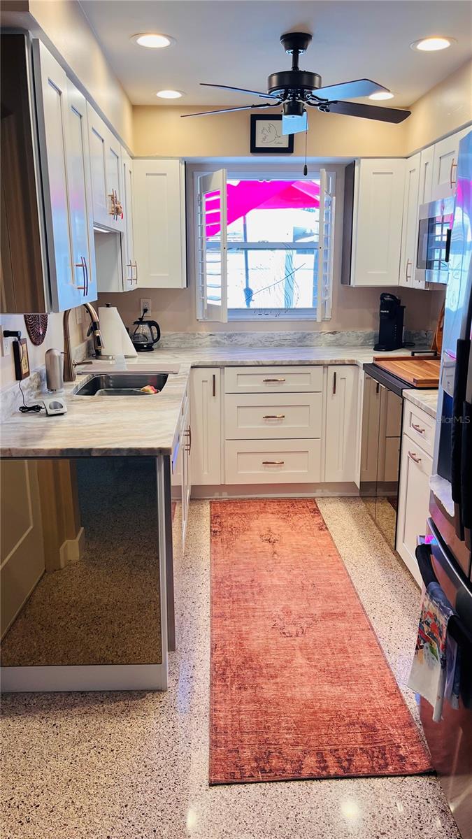 527 S PENINSULA AVE — photo 5