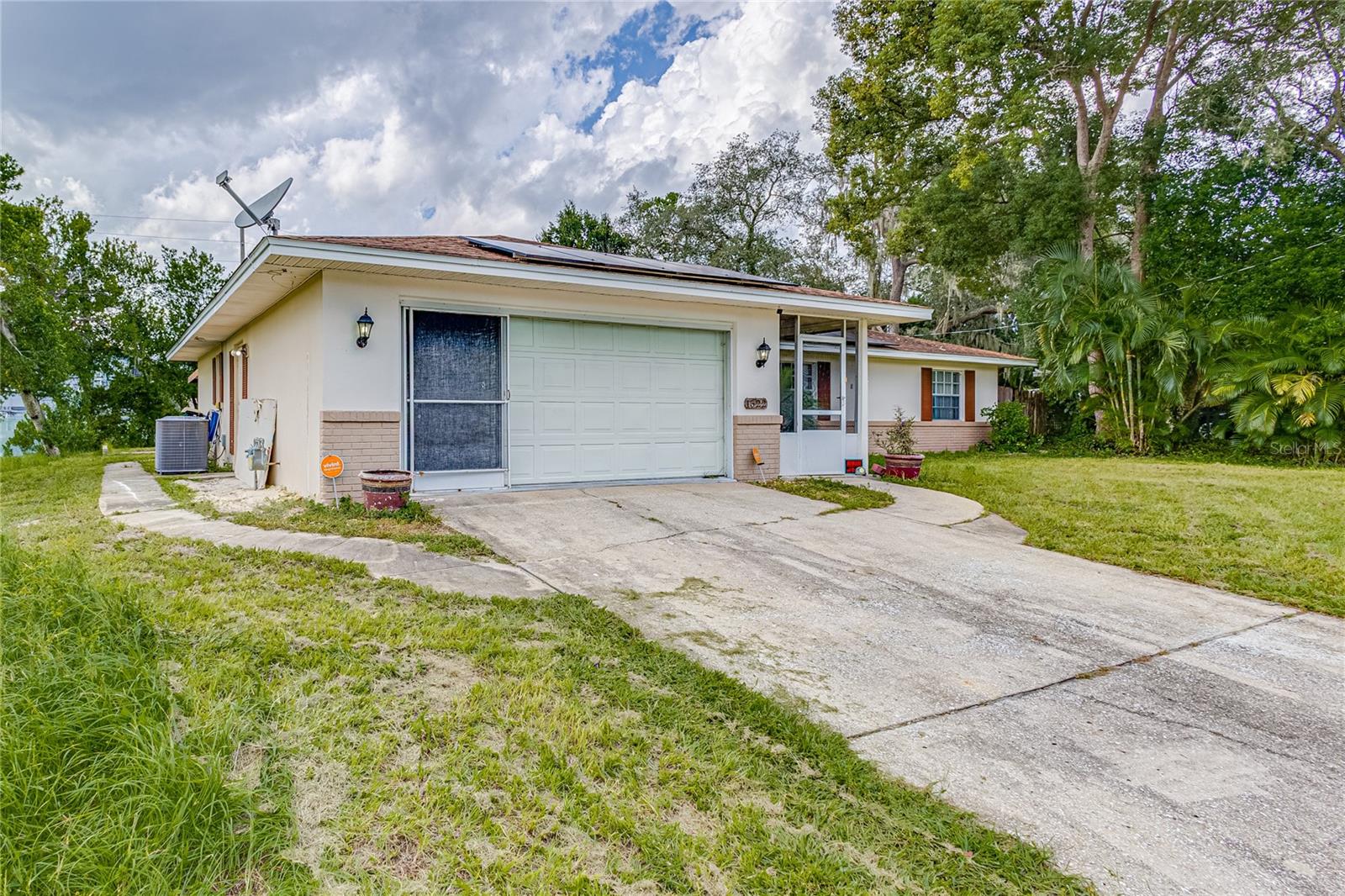 1522 GAINESVILLE DR — photo 2