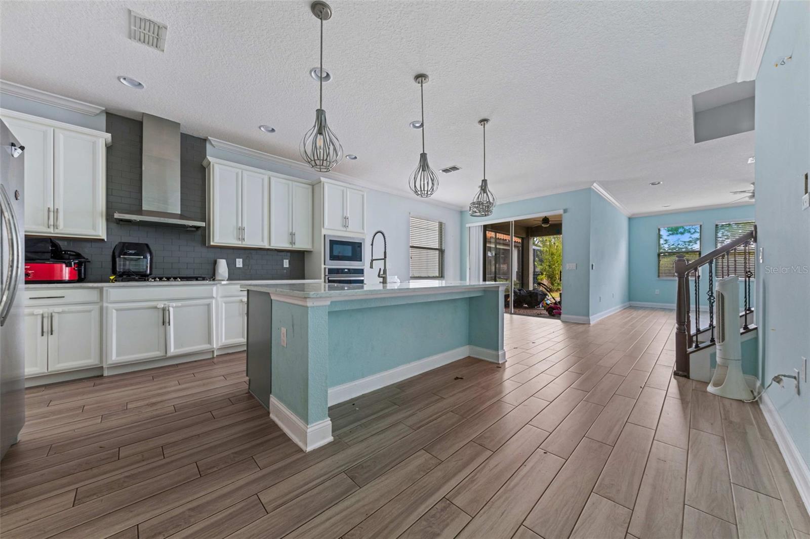 281 ANCONA AVE — photo 6