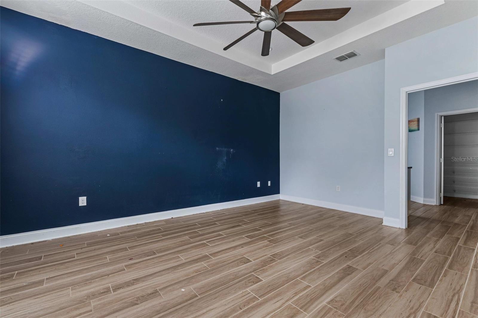 281 ANCONA AVE — photo 9