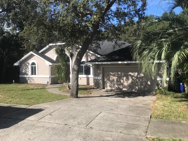 300 SUN OAKS CT