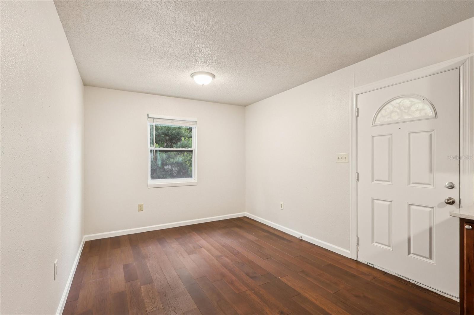 104 HALLMARK CT — photo 6