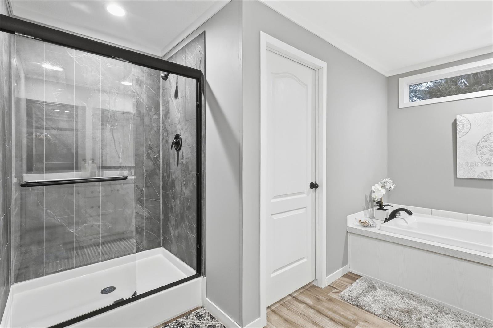 1913 WOODCREST DR — photo 7
