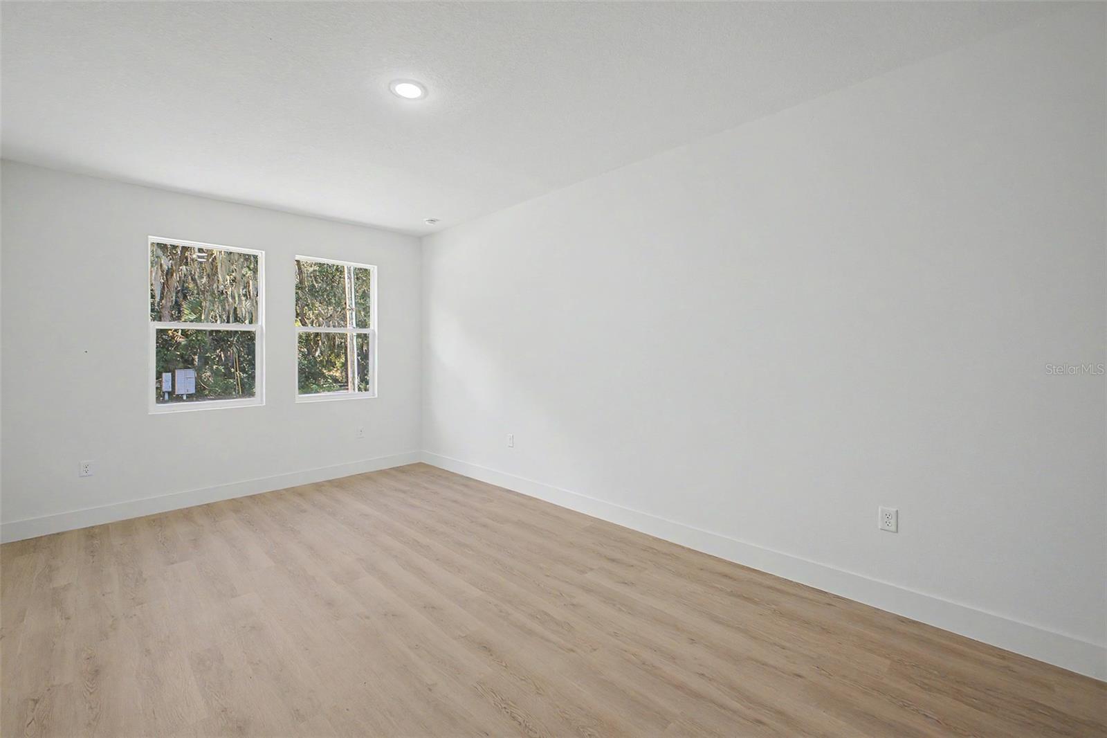 127 HIBISCUS LN — photo 4