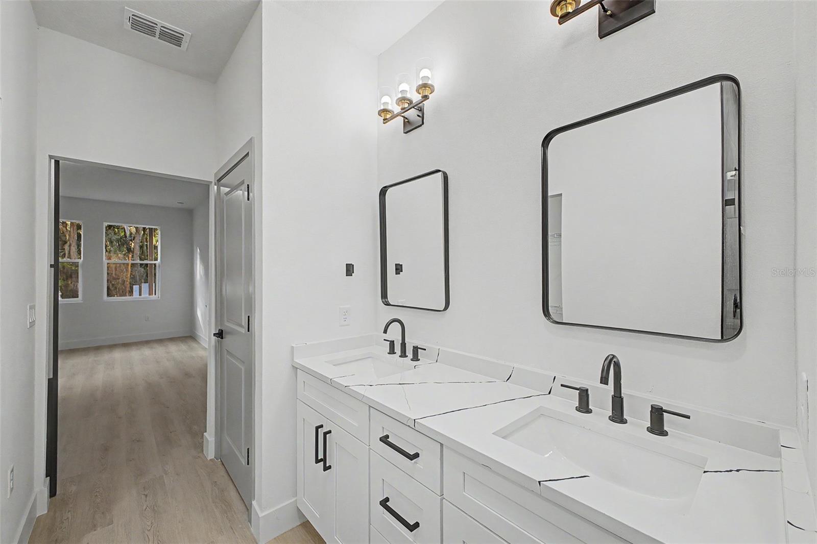 127 HIBISCUS LN — photo 8