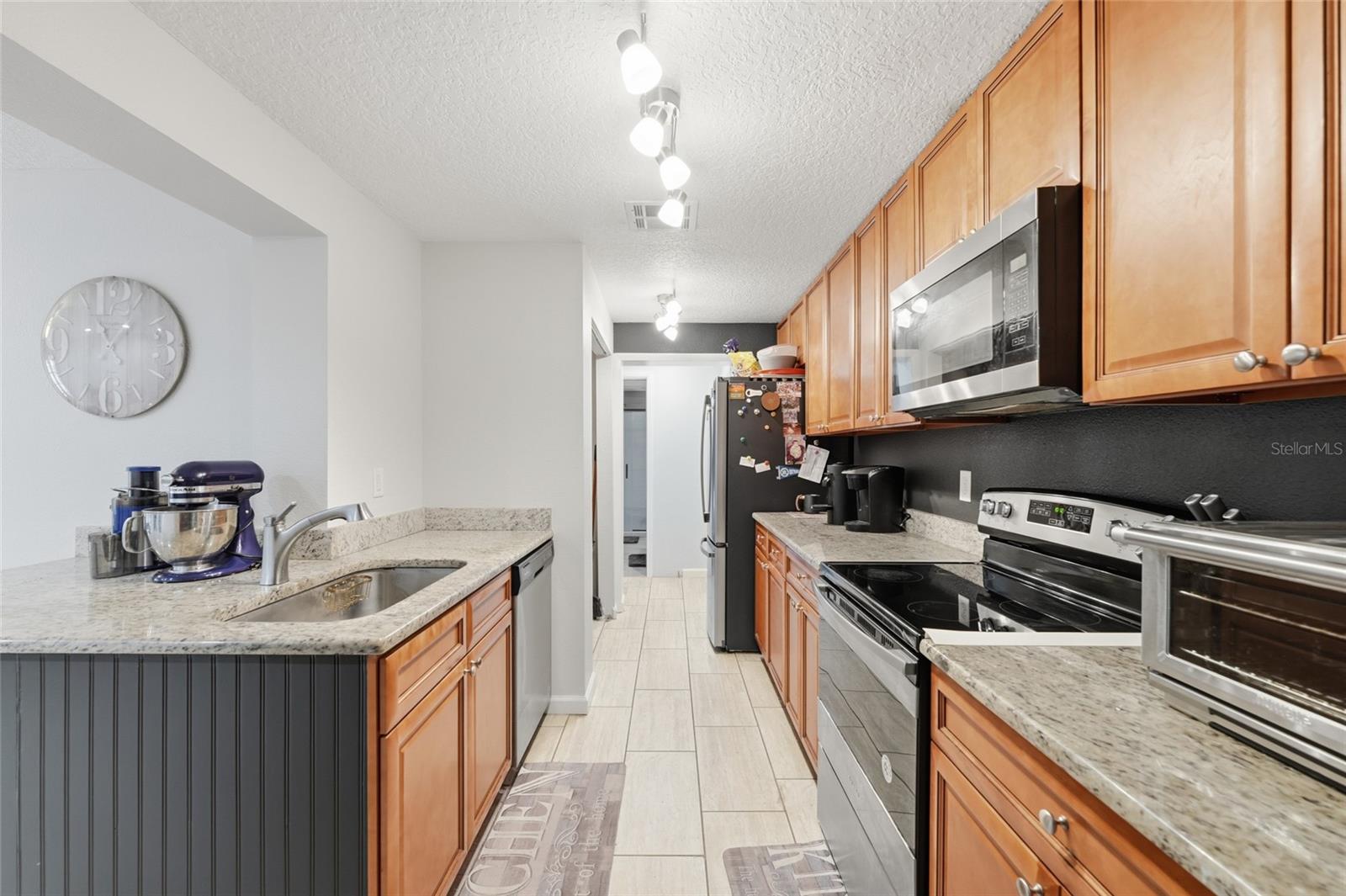 2455 KIMBERLY DR — photo 6