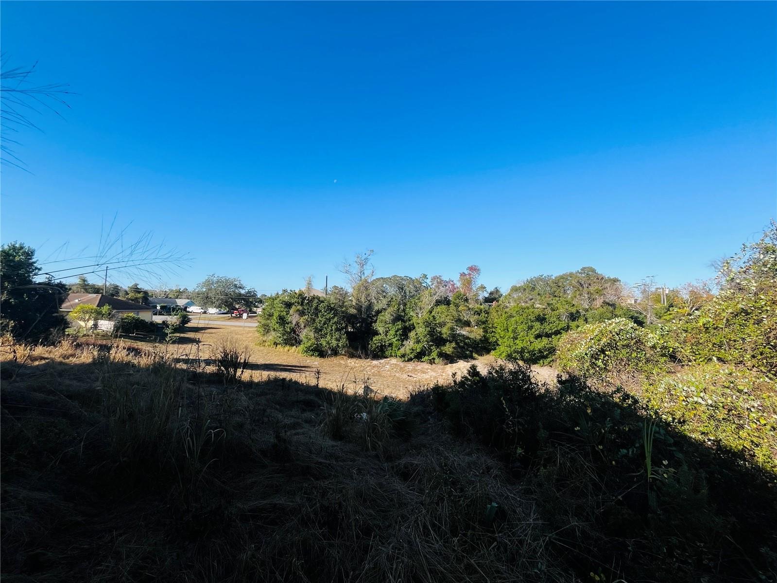 2106 E GLORIA DR — photo 3