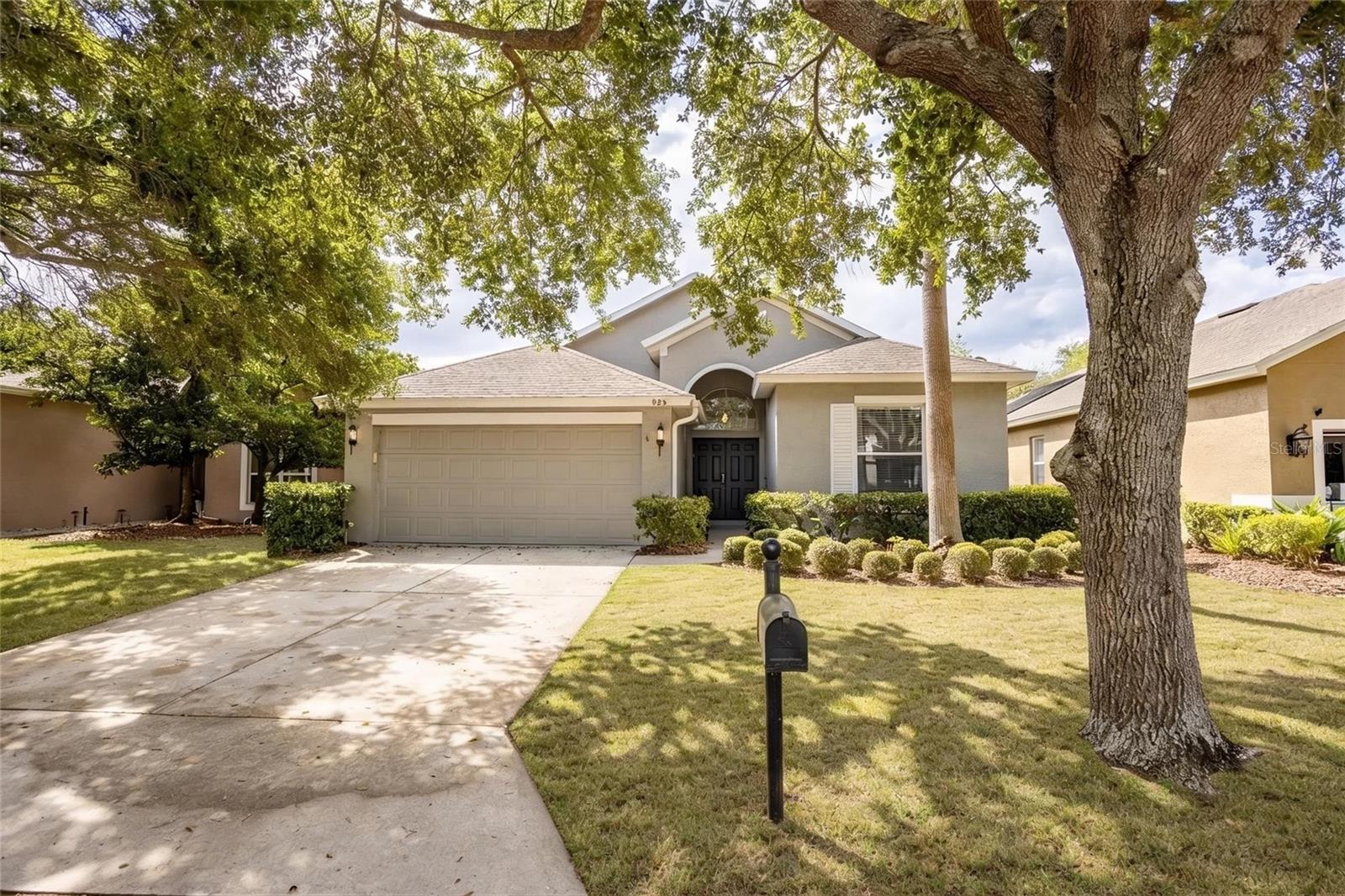 985 RIDGEMOUNT PL