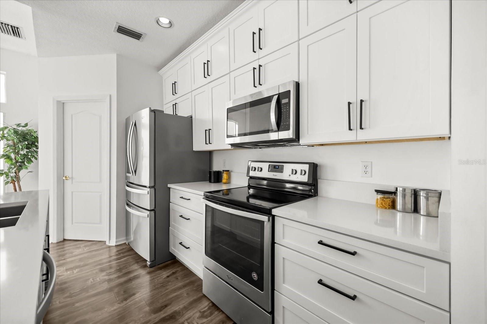 220 WIMBLEDON CIR — photo 11