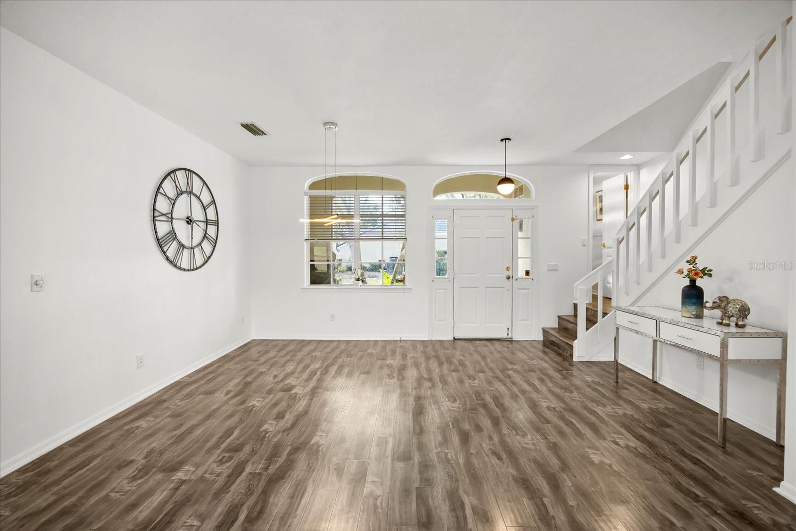 220 WIMBLEDON CIR — photo 4