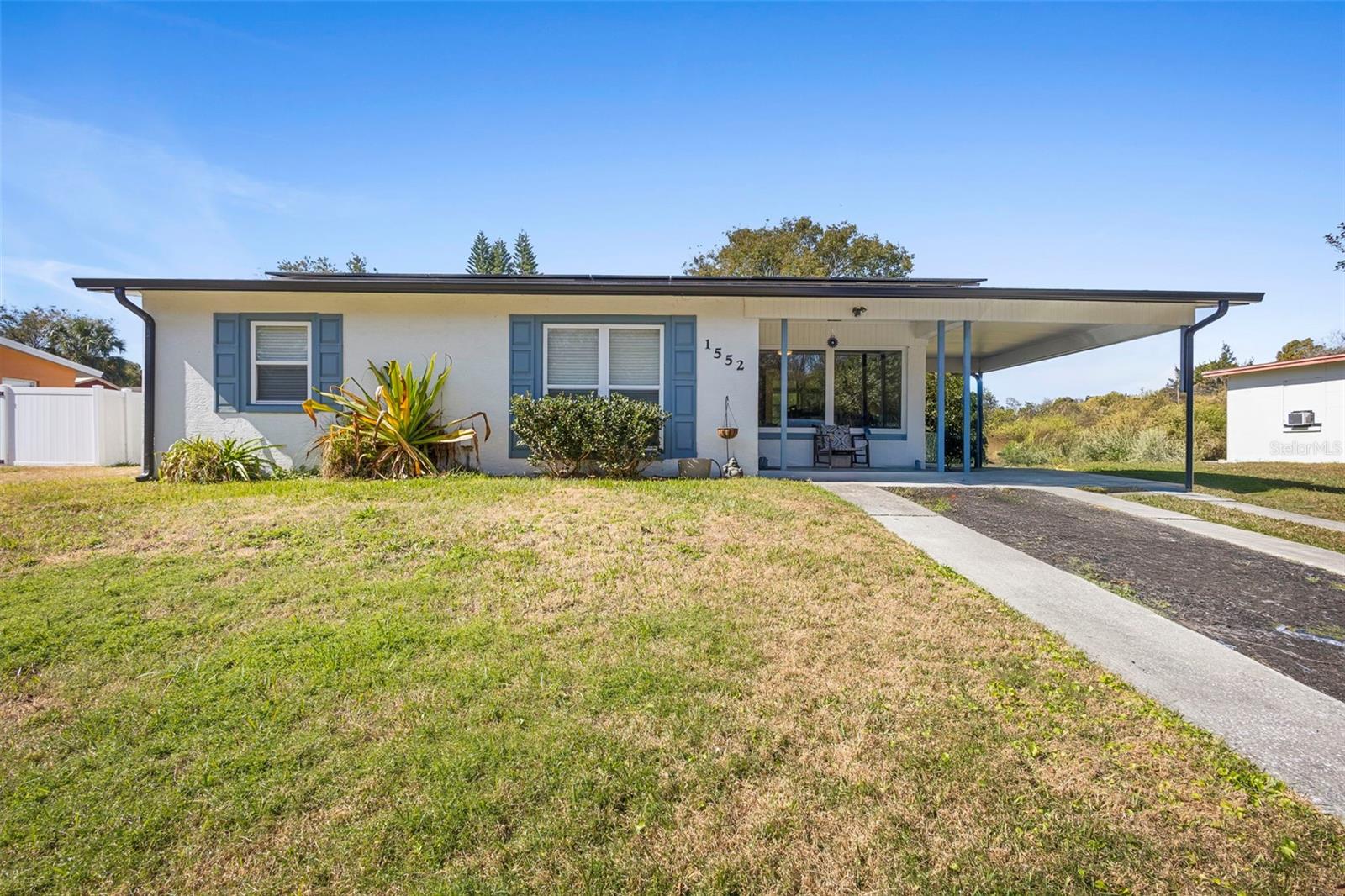 1552 ZINNIA DR — photo 2