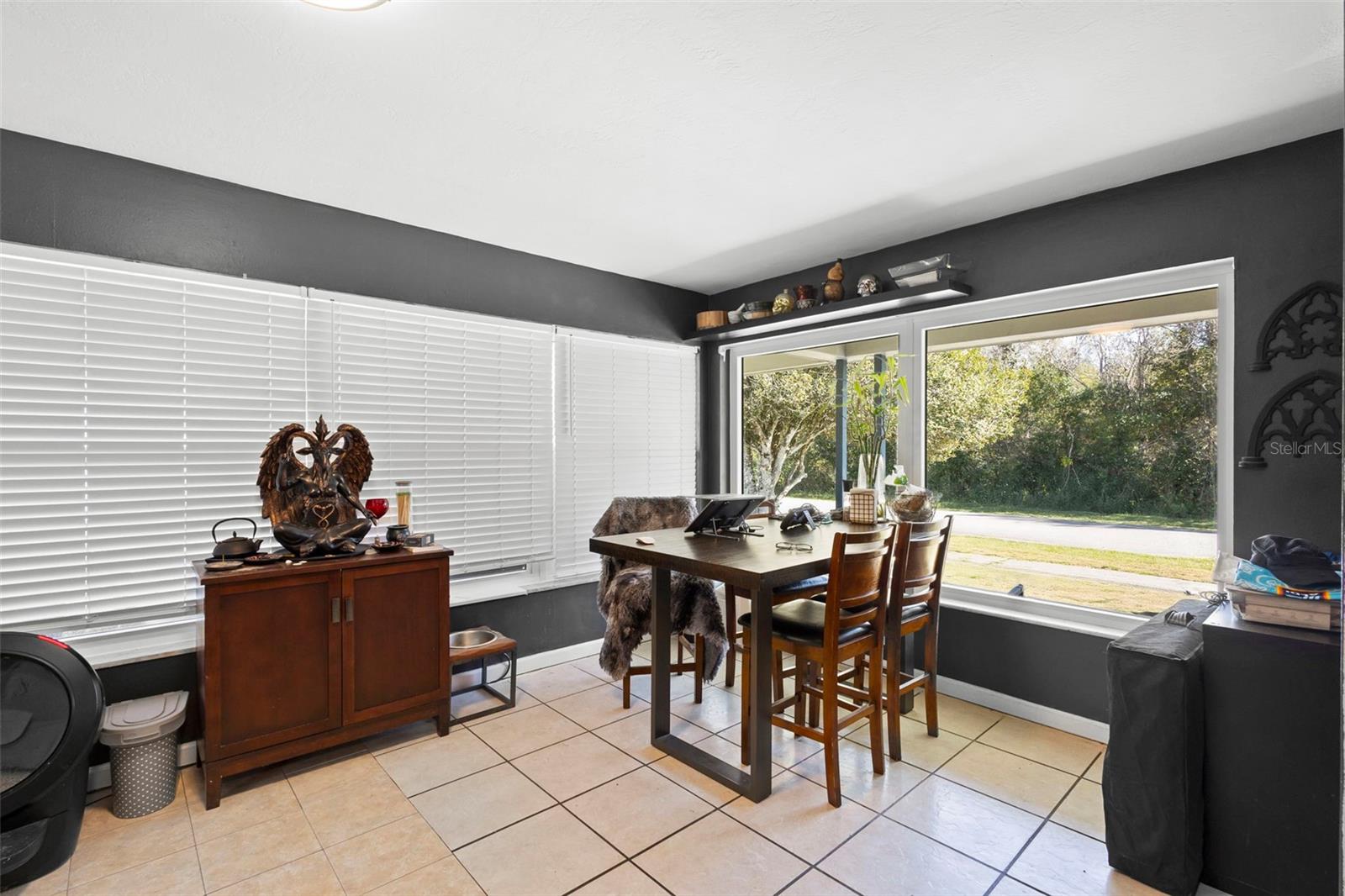 1552 ZINNIA DR — photo 3